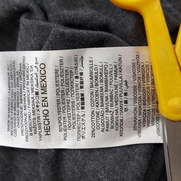 - Nike Gray San Diego Padres Baseball Tee with Gold Lettering, Size XL, Like New - Picture 6 of 8